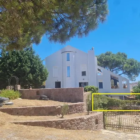 Villa 2 Rooms Apartment With Garden *